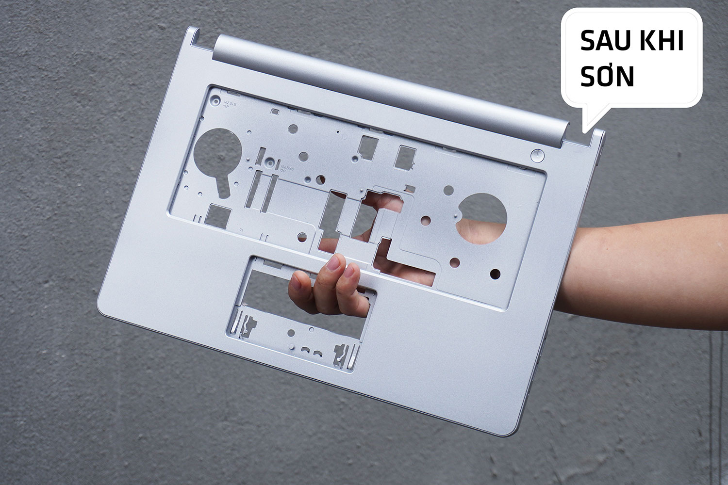 Sơn trọn bộ vỏ laptop chỉ 690k | Biến hình máy cũ thành máy mới đập hộp